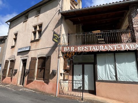 Saint Juéry, Farret, Pays des Sept Vallons, quiet, former inn on 840 m2 of land. More than 400 m2 of usable space, bar room 36 m2, dining rooms 62 and 35 m2 with fireplace, kitchen 25 m2, toilets, service apartment 48 m2, nine bedrooms, seven bathroo...