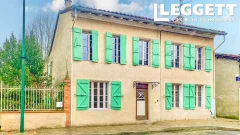 A26981SNM82 - This lovely property was actually the old forge, the outbuildings of which still remain. Situated in the thriving town of Montech, Tarn and Garonne, with its canals, marina, excellent restaurants and amenities, the property benefits fro...