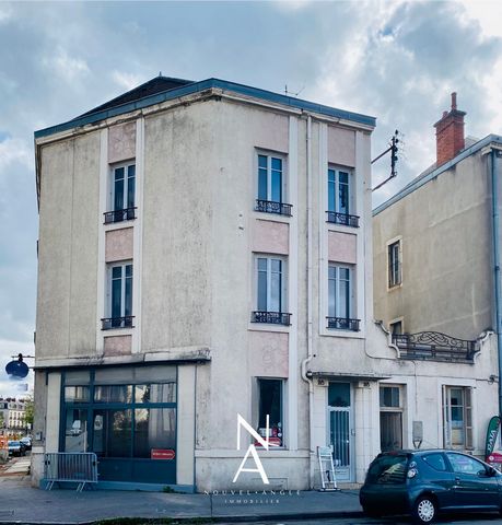 City center - Place du 30 octobre sector Single ownership building of 250m2 on 4 levels composed on the ground floor of a commercial premises of 75m2 currently rented and 3 trays to develop (1 per floor). The windows are new, a wooden floor has been ...