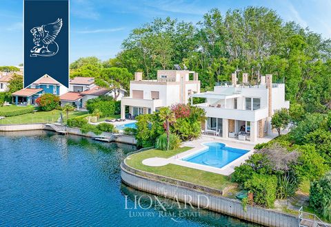 An exclusive modern villa on the island of Albarella in the Venetian lagoon is sold. This luxurious villa is made according to the highest standards with an elegant design, expensive furniture and first -class finish. The total area of ​​the villa is...