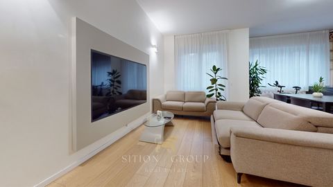 This prestigious apartment for sale is located in an exclusive residential area in Milan, a few steps from Corso Buenos Aires, one of the longest shopping streets in Europe that crosses several neighborhoods, including Porta Venezia. Located in an el...