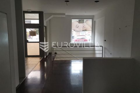 Trešnjevka, Kranjčevićeva, street two-story office space with an ideal floor plan of 136.60 m2 in a residential and commercial building. The space extends through the basement floor with an area of 65.50 m2 and the ground floor with an area of 71.10 ...