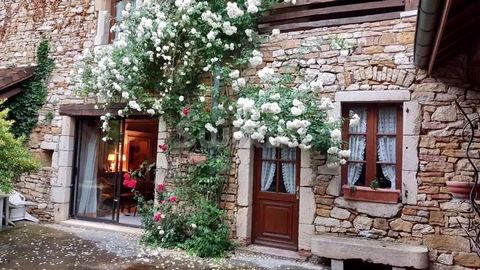 Ref 67891PM: Charming stone house in the heart of the tourist town of Cuiseaux and at the foot of Revermont (Jura/39). 5 minutes from the A39 motorway and 10 minutes from St Amour (Dpt 39). On the ground floor, 1 bedroom, 1 kitchen/pantry, 1 living r...
