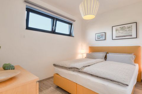 This cozy and high-quality holiday apartment in Green Berlin with 50 m² is particularly suitable for 2 people. The living room is also equipped with a sofa bed. The separate apartment is in a single-family house with its own access. This allows you t...