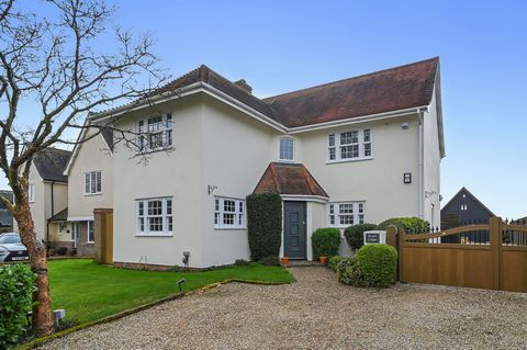 THE PROPERTY This stunning four bedroom detached property is situated in the idyllic and peaceful location of Hardy's Green, Birch, Colchester. Set on a generous three quarters of an acre STS, this home offers a harmonious blend of country charm and ...