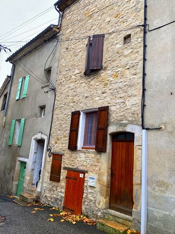 IN THE CENTER OF THE SMALL STONE VILLAGE OF LIMANS, 10' from FORCALQUIER, charming village house with terrace Entrance hall, living room with unequipped kitchen area, pellet insert, laundry area On the first floor: shower room with storage room, a sm...
