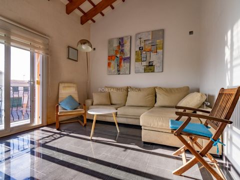 Flat for sale in Es Migjorn Gran in a very quiet and pleasant area, facing the pedestrian square. In the building there are only two neighbours who share the entrance, it is a first floor without lift and it is a duplex. On the main floor there is th...