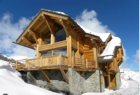 Vars 2000 : Le Luxe Ski aux Pieds Devenez propriétaire d’un chalet de 128 m2 : Ski aux pieds T5 4 chambres personalisable Dans un hameau de charme, au cœur des Alpes du Sud, à 2000 mètres d’altitude. Niché dans un cadre enchanteur, vous pourrez parti...