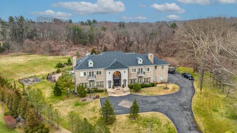 Welcome to your magnificent Grand Georgian Colonial Palace nestled on a private cul-de-sac in the heart of Old Brookville. This stunning home boasts 7 grand Bedrooms and 6 Bathrooms, featuring soaring high ceilings throughout. The grand double stairc...