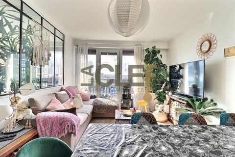 Your Cabinet La Clef offers you in the town of Montrouge, on a high floor with elevator, this 4-room apartment of 80m2 without any work to be planned! On the 7th floor, it consists of an entrance hall with large storage space, a living room facing we...