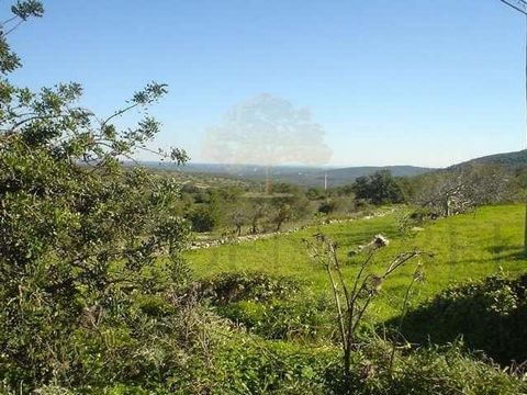 Located in Estoi. This plot of land with 3800m2 is located in an urban zone just 7km from the historical village of Estoi and 20 minutes drive from Faro airport. There is excellent road access and the plot has panoramic views to the surrounding count...