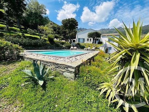 Sur la commune de Brando, une maison de plain-pied de 170 m² édifiée sur un terrain de 5800 m² vous offre une vue incroyable sur la mer et la montagne. Située dans un écrin de verdure isolé de tout, cette maison est idéale pour les amoureux de la nat...
