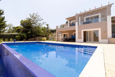 Located in Lagoa. Three-bedroom villa located in the quiet and exclusive Vale da Pinta Golf Resort. As you enter this elegant villa through the large entrance hall, you can see the surrounding countryside and access the dining area and the spacious, ...