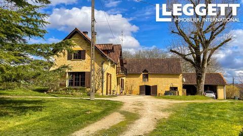 A27769NB24 - This old stone farmhouse comprises a 4/5-bedroom family home and numerous outbuildings, with 1,3 ha of meadows and woods between Souillac and Sarlat: this property is ideal for a family looking for peace and quiet, surrounded by nature b...