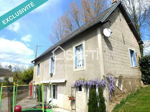 Located near AVRANCHES (50300), and the bay commercial area, residential house consisting of 6 rooms, with small courtyard and outbuildings. This house is currently rented for €645 per month, lease in progress since February 1, 2019. Reliable tenant....
