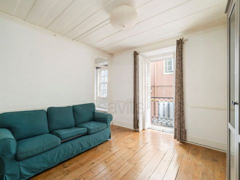 Nestled within the cobblestone streets of the iconic Chiado district,a stone's throw from Largo do Carmo, this delightful 1-bedroom flat offers a rare opportunity to live in one of Lisbon's most desirable neighbourhoods. In an essentially pedestriani...
