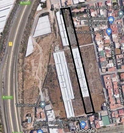 Plot of 6490 m2 in El Parador area (Roquetas De Mar). Fantastic Urban Plot in an area of great expansion. Located in a strategic area, surrounded by a great variety of services (shops, bars, supermarkets, restaurants, bus stop). With very good connec...
