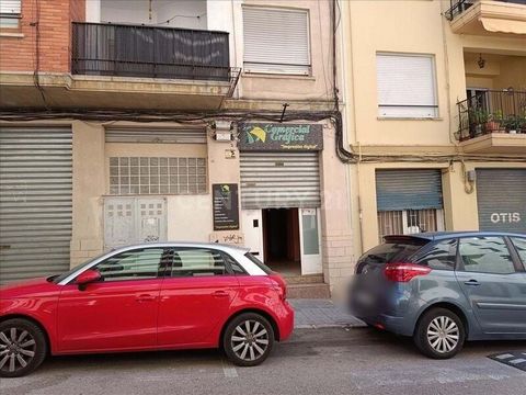 Are you looking to buy Commercial Premises in Alcoy / Alcoi? Excellent opportunity to acquire in property this Commercial Premises with a surface area of 217 m² located in the town of Alcoy / Alcoi, province of Alicante. Alcoy is a city in the provin...