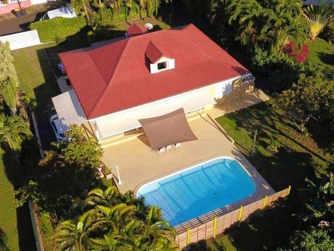 Dpt Guadeloupe (971), à vendre BAIE MAHAULT maison P5 - Terrain de 921,00 m²