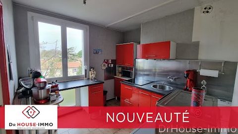 IN AVIGNON – CLAUDE DAME RESIDENCE - APARTMENT F4 - 65 m² approx. - BALCONY - PARKING SPACE - CELLAR A bright apartment, located on the 3rd floor of a 4-storey building without elevator facing north/south through. It consists of a fitted kitchen, a p...