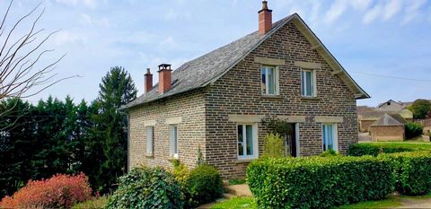 Close to the village of Allassac and its shops and schools, a lovely property complex including a house and a barn to renovate. The attractive 2-storey house (approx. 150 m2) has a living room with wood-burning stove, a separate kitchen, 5 bedrooms, ...