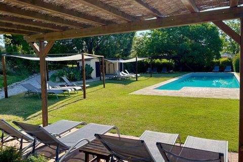 Apartment Vilaseca, located on the ground floor, offers a large outside terrace in the garden. The 4.5 meter high beamed ceilings provide an extra sensation of space and noble grandeur. The apartment is cool in summer and cosily warm in spring, autum...