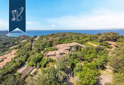 Located atop the picturesque promontory of Punta Ala along the Tuscan coast, this rustic-style luxury complex presents an exquisite opportunity for discerning buyers. With a total internal area of 600 sqm spread across seven independent flats, the pr...