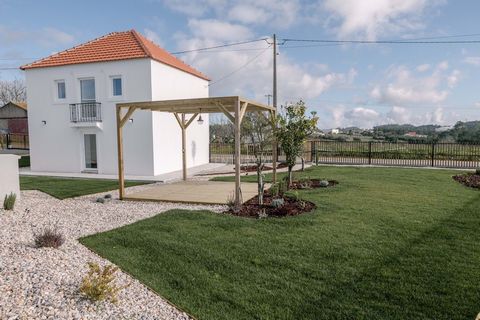 Charming 2 bedroom country house with parking, garden and pergola between Nazaré and São Martinho do Porto Welcome to your oasis of tranquility on Portugal's stunning Silver Coast! This wonderful 2 bedroom country house offers the perfect balance bet...
