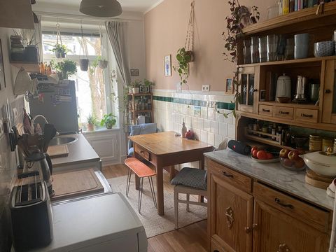 From July 2024, we will be renting out our beautiful apartment for at least 6 months with the option of 1-2 more months (by mutual agreement). It is located in one of the most beautiful streets in Eimsbüttel, between Lutterothstraße and Osterstraße o...