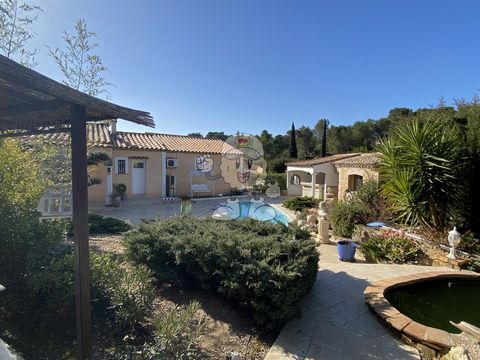 LEZIGNAN-CORBIERES Single storey house of about 125 m2 with land of 1800 m2 and swimming pool - Living room of 25 m2 and living room of 20 m2 - Independent kitchen of 15 m2 - Back kitchen of 9.75 m2 - 2 bedrooms of 10 m2 and 22 m2 with large dressing...