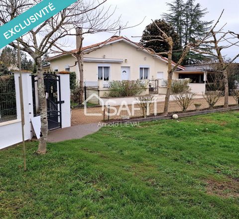 Discover this rare gem, nestled in Montpon-Ménestérol, a dynamic community offering an exceptional quality of life with its numerous shops, train stations, supermarkets, schools, and services within easy reach. Situated on a beautiful flat plot of ne...