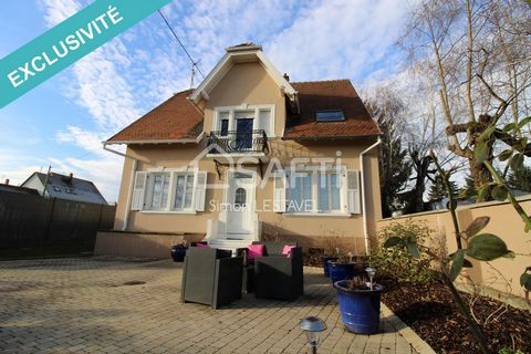 Pretty 7-room house of 160m2 on land of 3.37 acres close to all amenities (shops, schools, train station 500 meters away, etc.). This spacious house located in the town of Weyersheim near Strasbourg will seduce you with its ideally distributed layout...