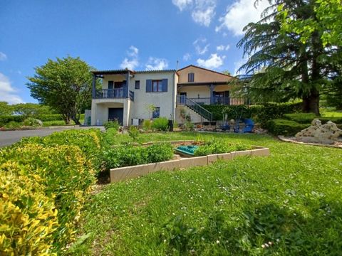 Beautiful construction, on a semi-buried basement, in the middle of a green environment of more than 5000 m2; the property is fully fenced with electric entrance gate. Close to local shops in the town of Vars, 10 minutes from the commercial area of ?...