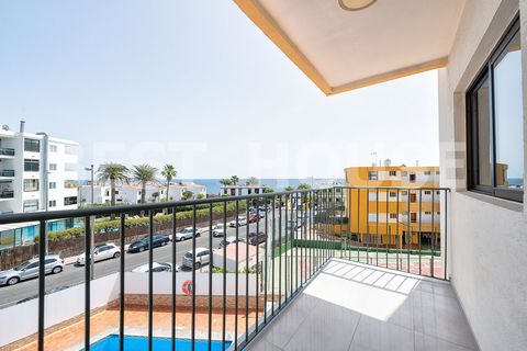 Mis deze kans niet in het hart van Playa del Inglés, op slechts 200 meter van een van de meest paradijselijke stranden van het eiland Gran Canaria! Het appartement is gerenoveerd, heeft twee slaapkamers, een lichte woonkamer met een open keuken en ee...