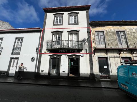1 Bedroom apartment, to be sold fully renovated, with the renovation works currently underway, located right in the heart of Ribeira Grande, and just 3 minutes walking from Monte Verde beach, a prime location for surfers in São Miguel. This is an exc...