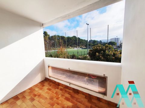 Gunshot! I offer for sale a T4 apartment of about 76 m2, as well as a private parking space, in the immediate vicinity of the Lou Garlaban college in Aubagne and all amenities, schools and public transport, in the Charrel district. On the first floor...
