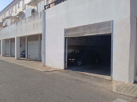 DON'T MISS THIS GREAT OPPORTUNITY! SPACIOUS BOX GARAGE VERY WELL LOCATED IN SILVES CLOSE TO ALL AMENITIES AND SERVICES This garage is very well located close to all amenities and services, shopping centers, schools and restaurants, as well as the Pia...