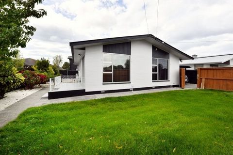 Welcome to your dream home in the charming neighbourhood of Upper Riccarton, with in walkable distance to Bush-Inn Mall. This stunning house is a perfect blend of modern elegance and cozy comfort, making it the ideal home for you and your loved ones....