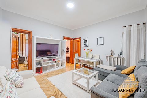Property located in the Gaztambide neighborhood, very close to Cea Bermúdez, the University City and the main hospital centers of the Chamberí district, with all types of services and excellent communications; It has an elevator and central heating w...