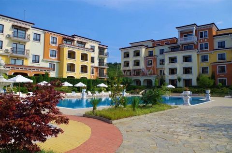LUJOSAS FINCAS: ... Presentamos una propiedad de calidad junto al mar en venta, en un elegante complejo de estilo italiano, a solo 150 metros de la playa de Kavatsi (bahía de Veselie), a 3 km. del Pbro. Sozopol. El apartamento de 62,33 m² está situad...
