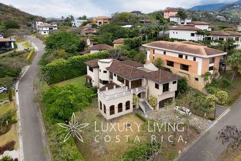 The Sunset House Luxurious home in Eco Residencial Villa Real, offering best finishes, ample spaces and large size garden. The main and lower level of the house offers a lobby with visitors ½ bathroom, ample hallway, formal living room, formal dining...