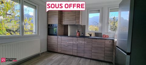 ... Valérie le Blanc offers you, exclusively, this single-storey house from 1959 of 84 m2 of living space with a complete basement on a flat and enclosed plot of 1839 m2. It is located in the town of Amancy, close to all amenities: shops, schools, co...