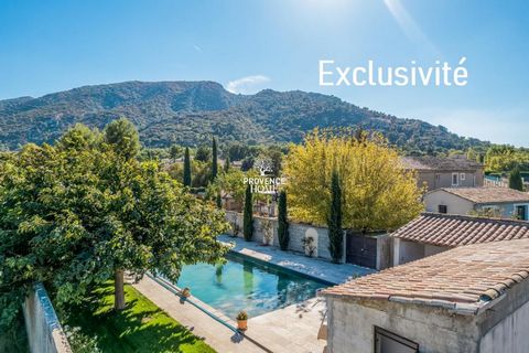 Provence Home, the Luberon real estate agency, is offering for sale, a charming 250sqm semi-detached farmhouse, with swimming pool, pool house and outbuilding. FARMHOUSE SURROUNDINGS The farmhouse is located on the edge of Robion, a small village wit...