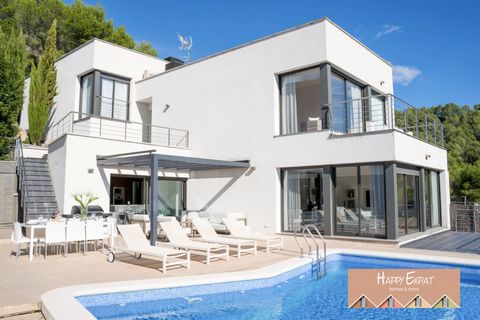 Nestled in the Sitges Hills, right next to Sant Pere de Ribes, just a short 12minute drive from Sitges, lies this remarkable designer villa, now available for sale. With its elevated position, this ultramodern villa offers breathtaking vistas of the ...