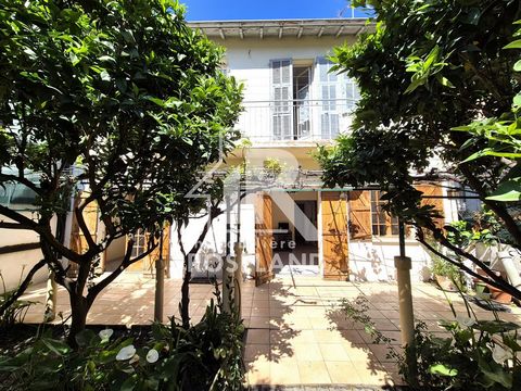 PASTOR. 2 steps from the tramway, beautiful house of 140 m2, very bright and quiet. It is currently composed of two apartments. On the ground floor, a 4-room apartment, with living room, independent kitchen, 3 bedrooms, shower room, toilet and a beau...