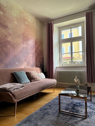 Lovely and stylish historical 2-room apartment in Bayreuth near Festspielhaus, Mainstation and City. You can enjoy the comfortable and relaxing retreat during your stay. Large Kitchen with dining. Fully equipped kitchen. Bedroom with Boxspringbed 1,6...