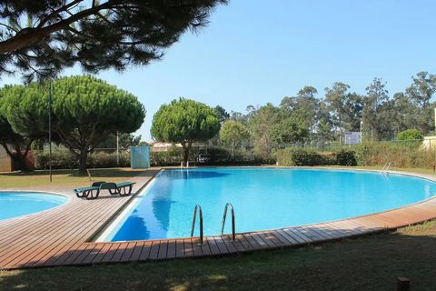 Inserted in a condominium with access to a swimming pool, tennis court, basketball court and soccer field. With parking space 800 meters from Furadouro beach. Halfway between Porto and Aveiro apartment overlooking the pool and with the possibility of...