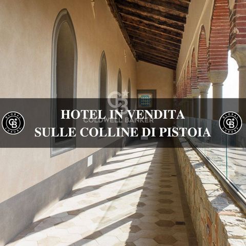 Hôtel ***** exclusif et luxueux à vendre sur les collines de Pistoia avec des vues panoramiques extraordinaires sur toute la Valdinievole. L'Hôtel*****, résultat d'une excellente et impeccable rénovation, toujours en cours, d'un bâtiment datant du XV...