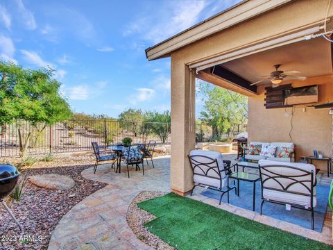 4 % ASSUMABLE MORTGAGE AVAILABLE UPON APPROVAL (4 most of purchase price) Welcome to 1622 W Owens Way, Anthem, AZ 85086! This remarkable 3-bedroom, 2-bathroom home in the Anthem Country Club offers an exceptional living experience. Situated adjacent ...