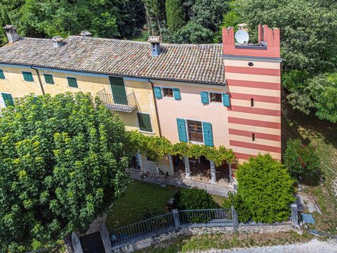 A rustic context welcomed in the hills of Lake Garda, a stone’s throw from the golf course, a residence that boasts the charm of yesteryear. The characteristic stone walls protect the property giving it intimacy and privacy. Just inside the walls you...